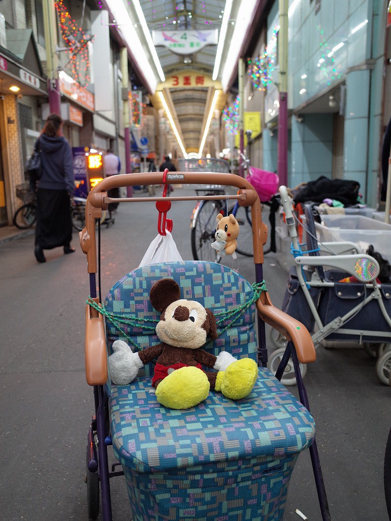 鶴見橋商店街で見かけたミッキー&ミニー